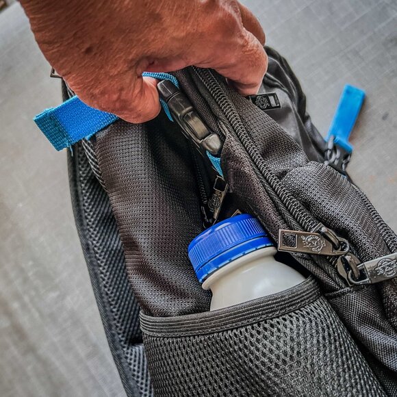 BNWOT Warner Brothers medium sized laptop backpack - Picture 11 of 14